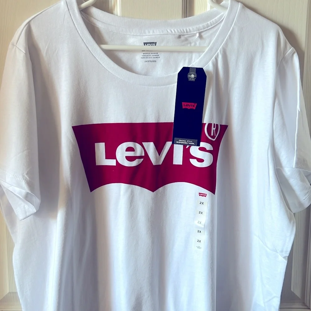 NWT Levi’s Men’s or Women’s 2X white T shirt - Picture 2 of 7